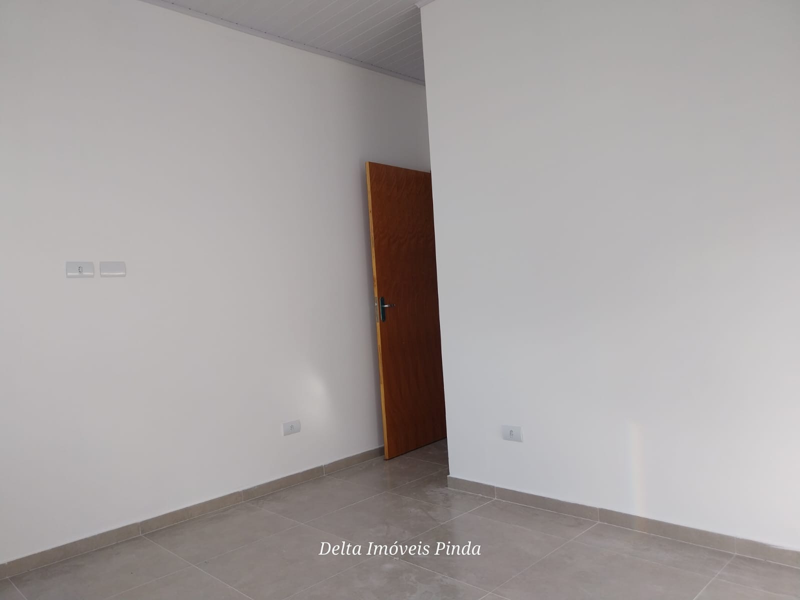 EHL1121 – Casa disponível para locação – Pasin – $ 1.100,00 + Iptu